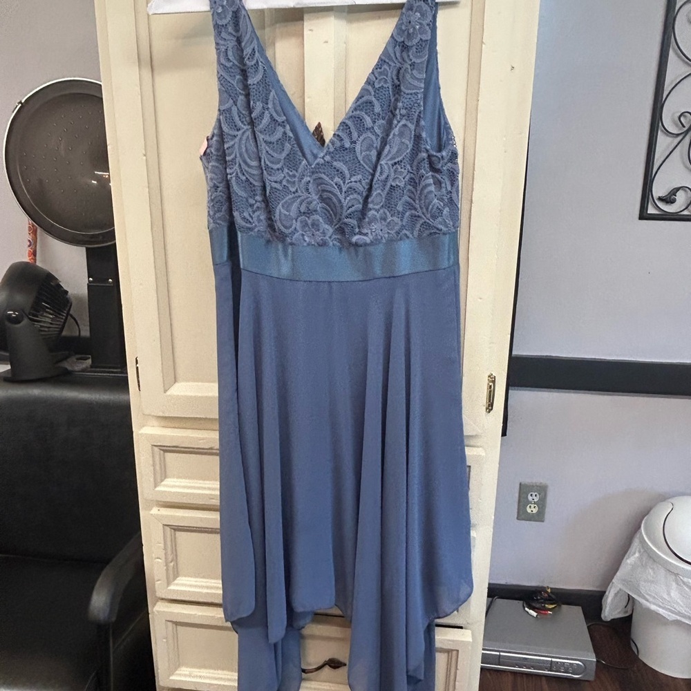 Elegant Blue Lace Evening Dress